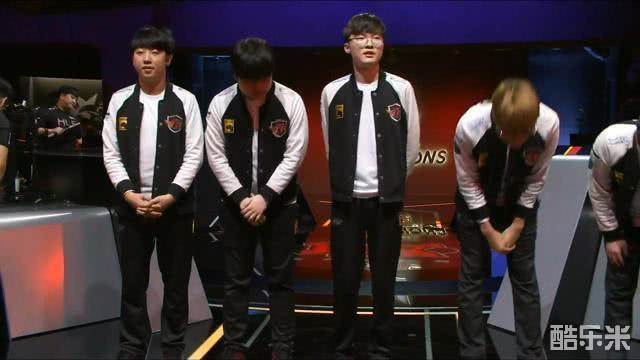 CCTV5+直播，U23国足变阵多进球，弱旅没世界排名 朱鹏宇头球占优